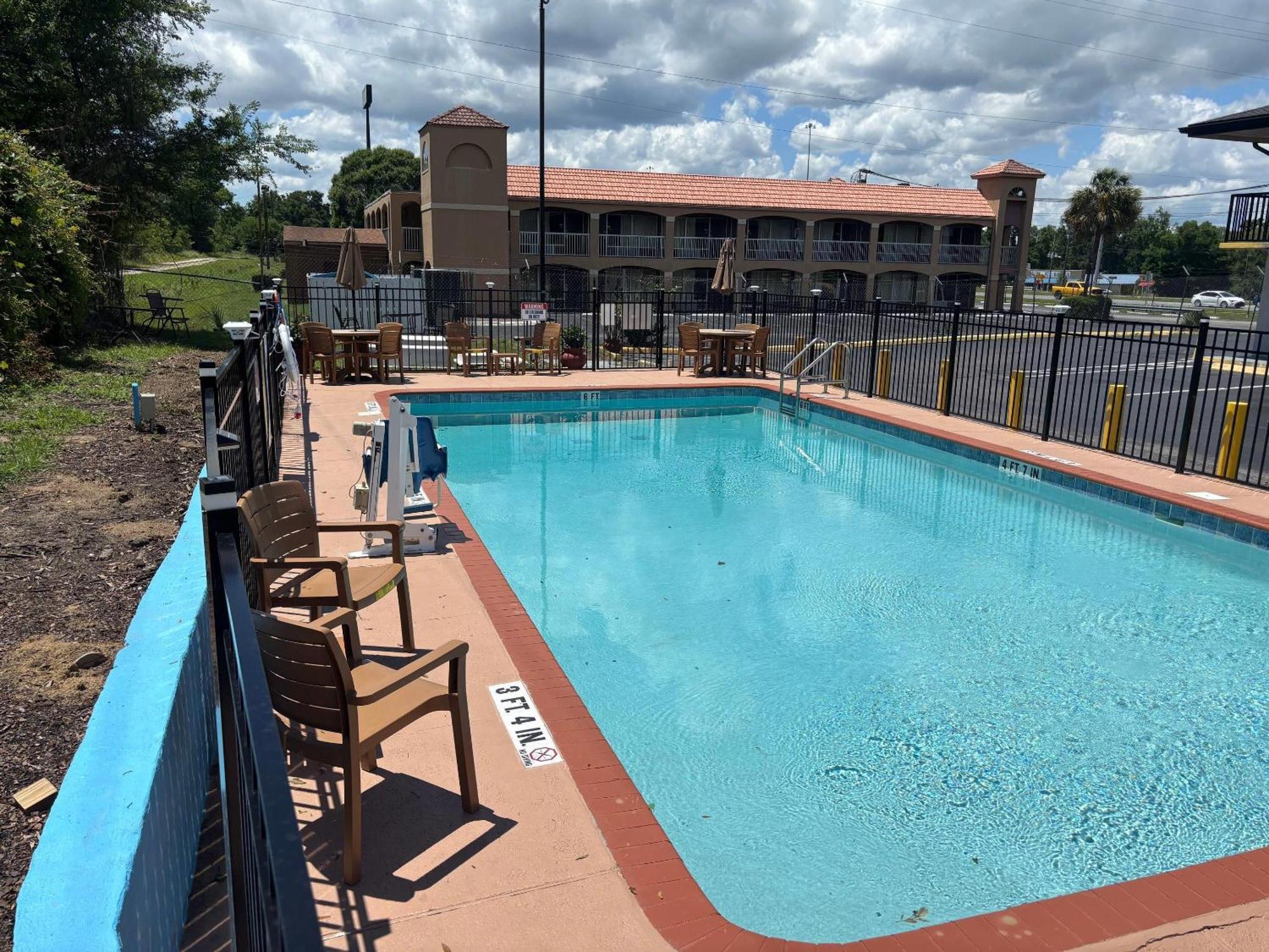 High Springs Inn Soon To Be Clarion Pointe Alachua Extérieur photo