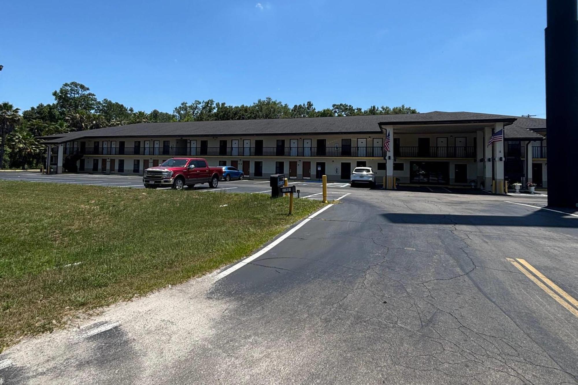 High Springs Inn Soon To Be Clarion Pointe Alachua Extérieur photo